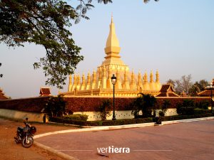 Viajar a Laos_Wat Pha Eso Luang_pagoda dorada